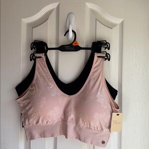 NWT SET OF TWO WIRELESS COMFORT BRAS by REAL UNDERWEAR SZ 2X